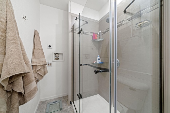 4085 Shorewood, ROCKFORD, Illinois 61101, 4 Bedrooms Bedrooms, ,2 BathroomsBathrooms,House,For Sale,Shorewood,202507228