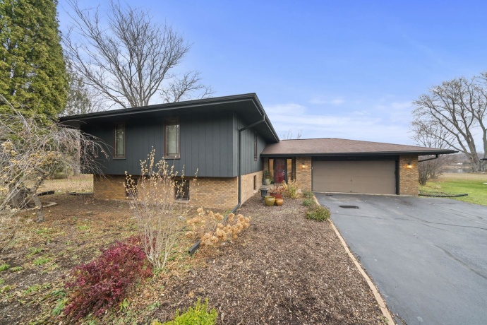 4085 Shorewood, ROCKFORD, Illinois 61101, 4 Bedrooms Bedrooms, ,2 BathroomsBathrooms,House,For Sale,Shorewood,202507228