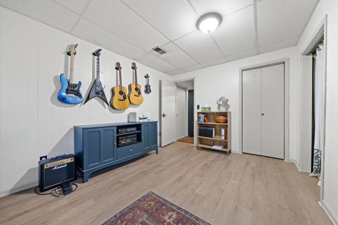 4085 Shorewood, ROCKFORD, Illinois 61101, 4 Bedrooms Bedrooms, ,2 BathroomsBathrooms,House,For Sale,Shorewood,202507228