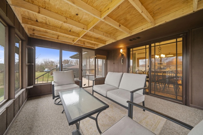 4085 Shorewood, ROCKFORD, Illinois 61101, 4 Bedrooms Bedrooms, ,2 BathroomsBathrooms,House,For Sale,Shorewood,202507228