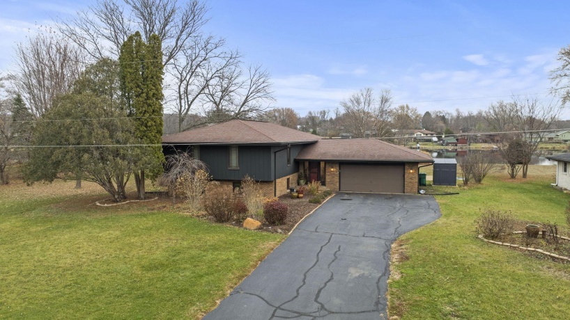 4085 Shorewood, ROCKFORD, Illinois 61101, 4 Bedrooms Bedrooms, ,2 BathroomsBathrooms,House,For Sale,Shorewood,202507228