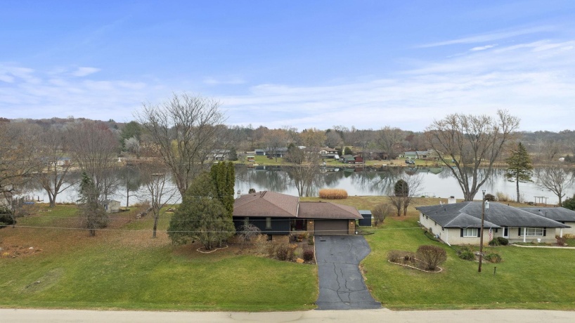 4085 Shorewood, ROCKFORD, Illinois 61101, 4 Bedrooms Bedrooms, ,2 BathroomsBathrooms,House,For Sale,Shorewood,202507228