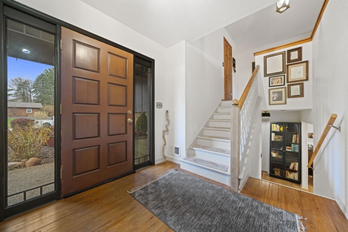 4085 Shorewood, ROCKFORD, Illinois 61101, 4 Bedrooms Bedrooms, ,2 BathroomsBathrooms,House,For Sale,Shorewood,202507228