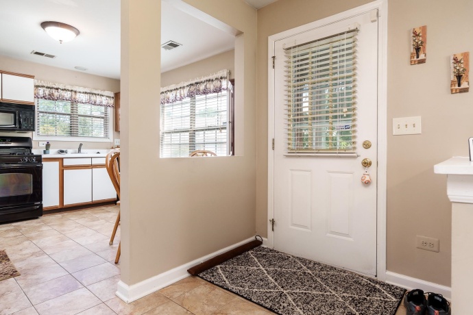 2933 Heatherwood, SCHAUMBURG, Illinois 60194, 2 Bedrooms Bedrooms, ,2 BathroomsBathrooms,Condominium,For Sale,Heatherwood,202505370