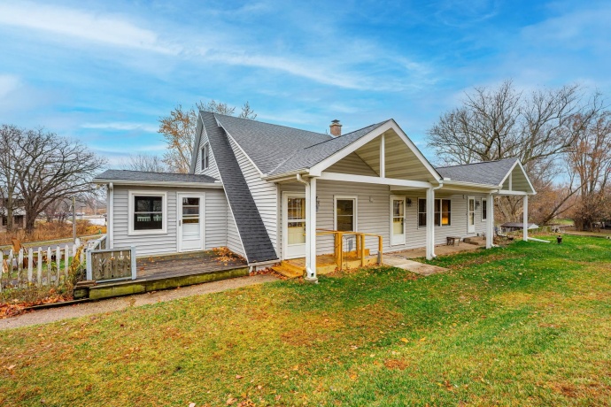 739 Elgin, CHERRY VALLEY, Illinois 61016, ,2 Units,For Sale,Elgin,202507231