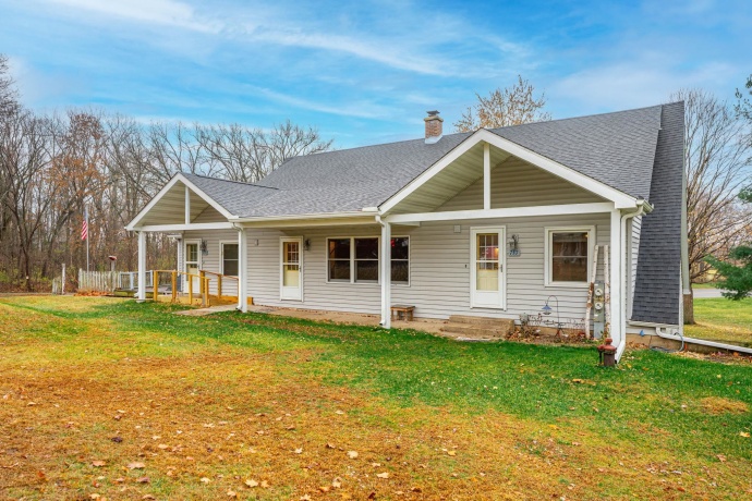 739 Elgin, CHERRY VALLEY, Illinois 61016, ,2 Units,For Sale,Elgin,202507231