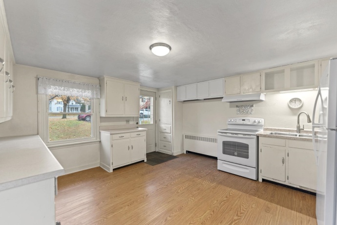 739 Elgin, CHERRY VALLEY, Illinois 61016, ,2 Units,For Sale,Elgin,202507231