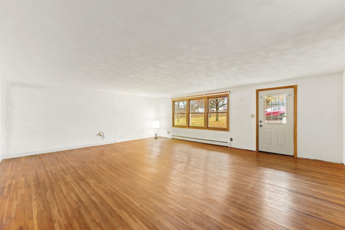 739 Elgin, CHERRY VALLEY, Illinois 61016, ,2 Units,For Sale,Elgin,202507231