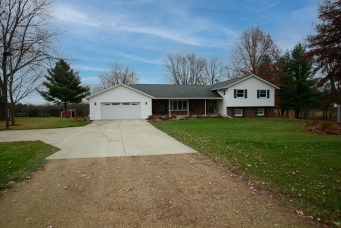 6727 Five Corners Rd., LENA, Illinois 61048, 4 Bedrooms Bedrooms, ,3 BathroomsBathrooms,House,For Sale,Five Corners Rd.,202507229