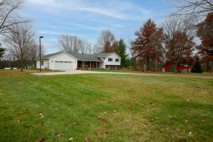6727 Five Corners Rd., LENA, Illinois 61048, 4 Bedrooms Bedrooms, ,3 BathroomsBathrooms,House,For Sale,Five Corners Rd.,202507229