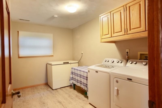 6727 Five Corners Rd., LENA, Illinois 61048, 4 Bedrooms Bedrooms, ,3 BathroomsBathrooms,House,For Sale,Five Corners Rd.,202507229