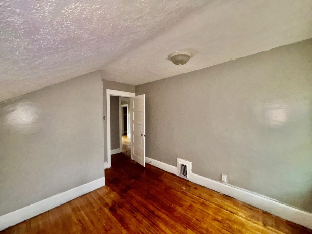 410 Oakley, ROCKFORD, Illinois 61101, 3 Bedrooms Bedrooms, ,1 BathroomBathrooms,House,For Sale,Oakley,202507230