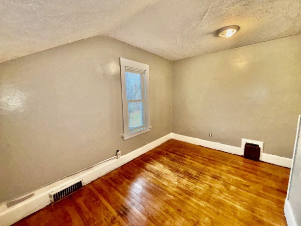 410 Oakley, ROCKFORD, Illinois 61101, 3 Bedrooms Bedrooms, ,1 BathroomBathrooms,House,For Sale,Oakley,202507230