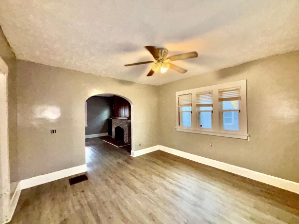 410 Oakley, ROCKFORD, Illinois 61101, 3 Bedrooms Bedrooms, ,1 BathroomBathrooms,House,For Sale,Oakley,202507230