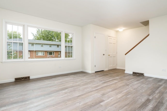 338 NORTHWAY PARK RD UNIT 6, MACHESNEY PARK, Illinois 61115, 3 Bedrooms Bedrooms, ,1 BathroomBathrooms,Condominium,For Sale,NORTHWAY PARK RD UNIT 6,202506504