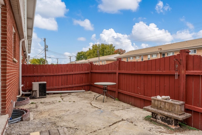 338 NORTHWAY PARK RD UNIT 6, MACHESNEY PARK, Illinois 61115, 3 Bedrooms Bedrooms, ,1 BathroomBathrooms,Condominium,For Sale,NORTHWAY PARK RD UNIT 6,202506504