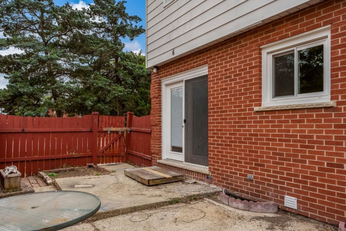 338 NORTHWAY PARK RD UNIT 6, MACHESNEY PARK, Illinois 61115, 3 Bedrooms Bedrooms, ,1 BathroomBathrooms,Condominium,For Sale,NORTHWAY PARK RD UNIT 6,202506504