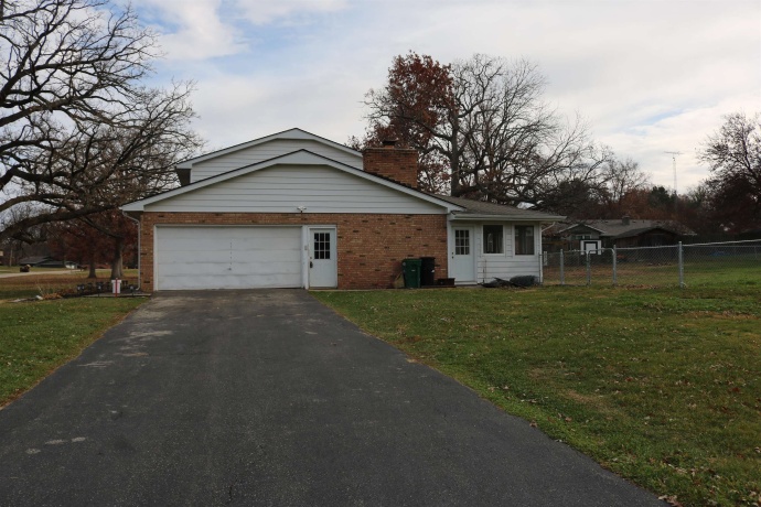 6581 Squire, LOVES PARK, Illinois 61111, 4 Bedrooms Bedrooms, ,3 BathroomsBathrooms,House,For Sale,Squire,202507234