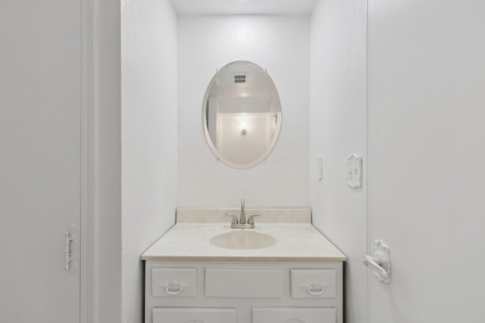 2724 Norway Pine, ROCKFORD, Illinois 61109, 4 Bedrooms Bedrooms, ,2 BathroomsBathrooms,House,For Sale,Norway Pine,202507241