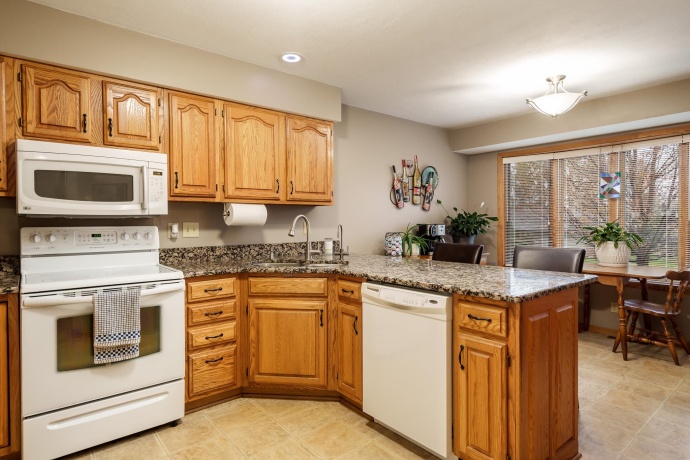 6666 Sandalwood, ROCKFORD, Illinois 61108, 2 Bedrooms Bedrooms, ,3 BathroomsBathrooms,Condominium,For Sale,Sandalwood,202507243