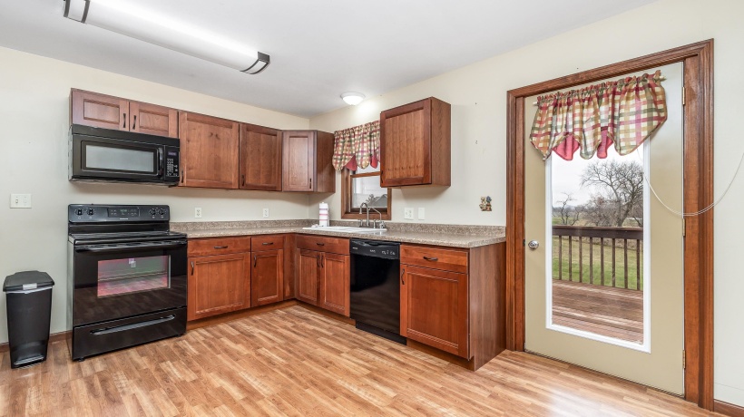 2805 Red Gates, GALENA, Illinois 61036, 3 Bedrooms Bedrooms, ,1 BathroomBathrooms,House,For Sale,Red Gates,202507245