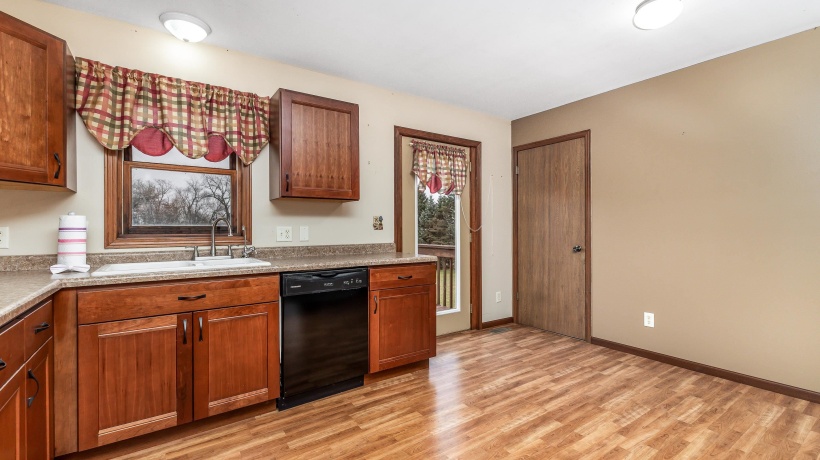 2805 Red Gates, GALENA, Illinois 61036, 3 Bedrooms Bedrooms, ,1 BathroomBathrooms,House,For Sale,Red Gates,202507245