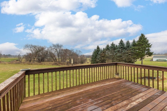 2805 Red Gates, GALENA, Illinois 61036, 3 Bedrooms Bedrooms, ,1 BathroomBathrooms,House,For Sale,Red Gates,202507245