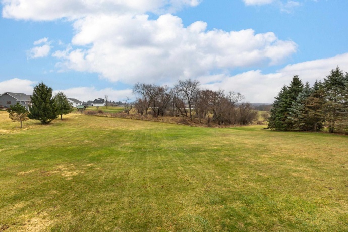 2805 Red Gates, GALENA, Illinois 61036, 3 Bedrooms Bedrooms, ,1 BathroomBathrooms,House,For Sale,Red Gates,202507245