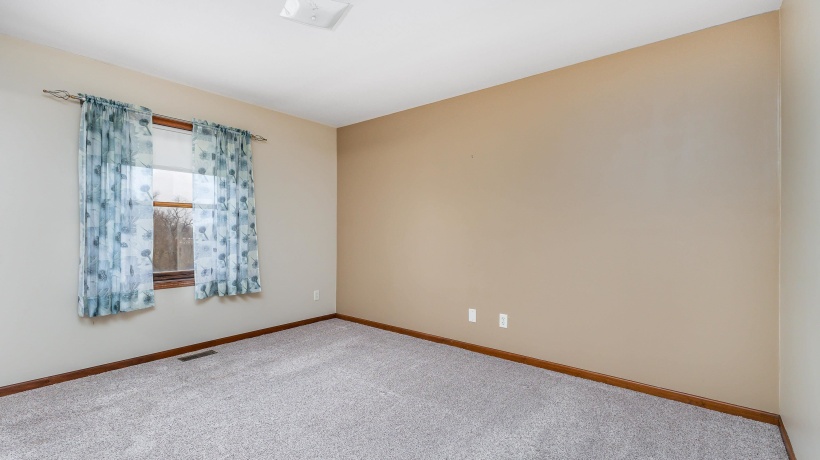 2805 Red Gates, GALENA, Illinois 61036, 3 Bedrooms Bedrooms, ,1 BathroomBathrooms,House,For Sale,Red Gates,202507245