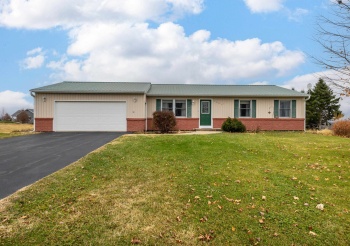 2805 Red Gates, GALENA, Illinois 61036, 3 Bedrooms Bedrooms, ,1 BathroomBathrooms,House,For Sale,Red Gates,202507245