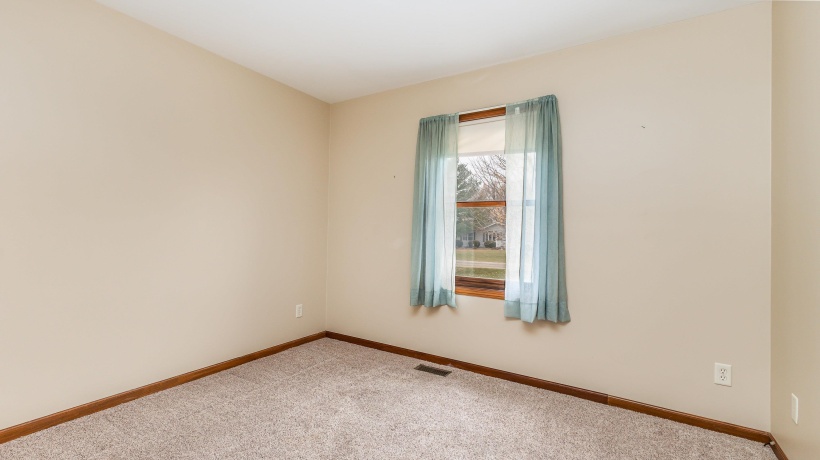 2805 Red Gates, GALENA, Illinois 61036, 3 Bedrooms Bedrooms, ,1 BathroomBathrooms,House,For Sale,Red Gates,202507245