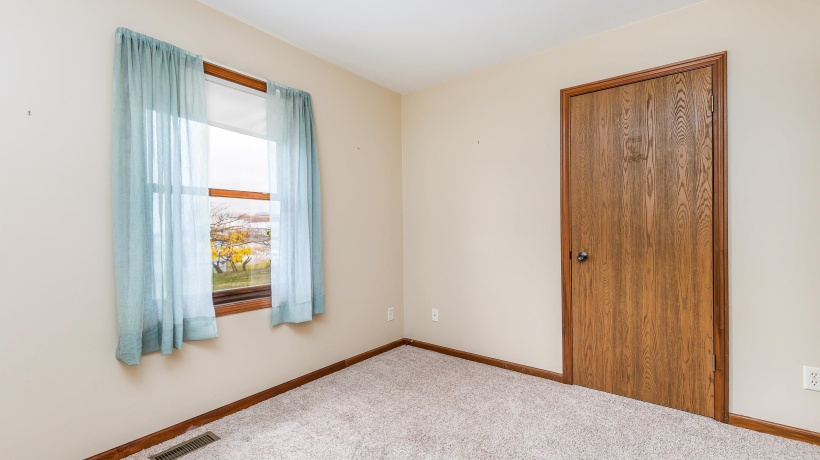 2805 Red Gates, GALENA, Illinois 61036, 3 Bedrooms Bedrooms, ,1 BathroomBathrooms,House,For Sale,Red Gates,202507245