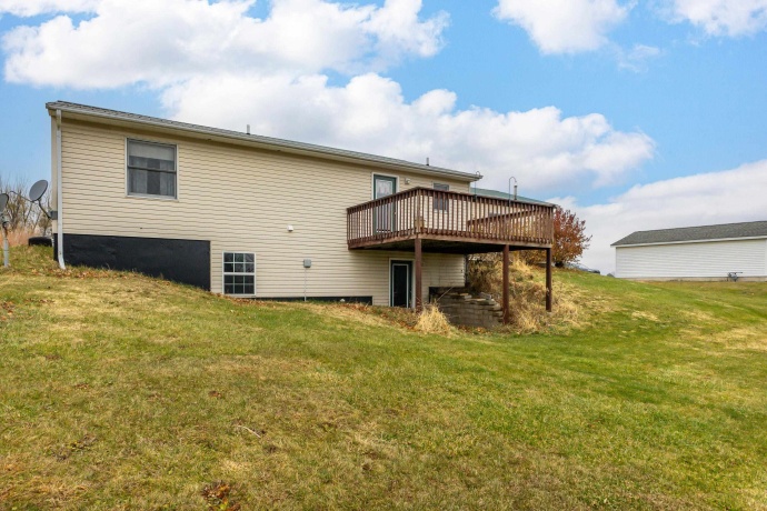 2805 Red Gates, GALENA, Illinois 61036, 3 Bedrooms Bedrooms, ,1 BathroomBathrooms,House,For Sale,Red Gates,202507245