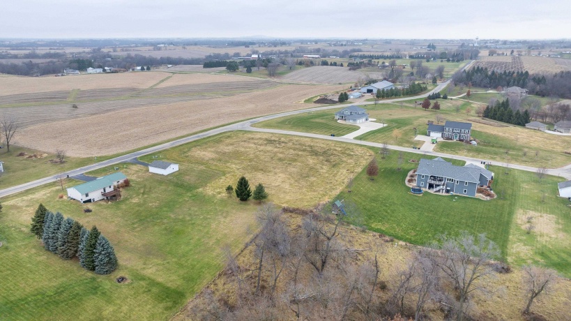 2805 Red Gates, GALENA, Illinois 61036, 3 Bedrooms Bedrooms, ,1 BathroomBathrooms,House,For Sale,Red Gates,202507245