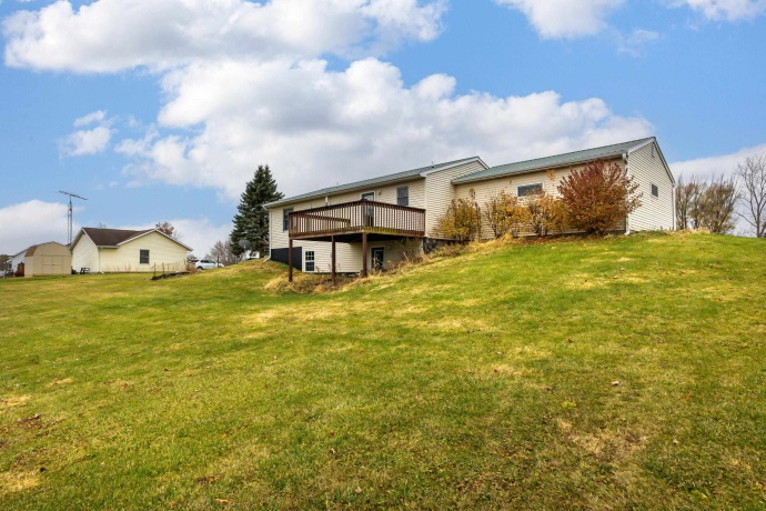 2805 Red Gates, GALENA, Illinois 61036, 3 Bedrooms Bedrooms, ,1 BathroomBathrooms,House,For Sale,Red Gates,202507245