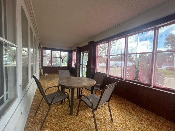 509 Division, POLO, Illinois 61064, 3 Bedrooms Bedrooms, ,1 BathroomBathrooms,House,For Sale,Division,202505167