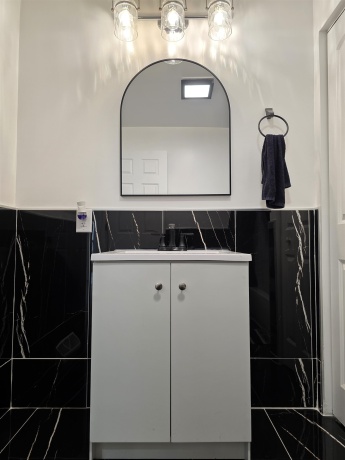 1030 N Winnebago, ROCKFORD, Illinois 61103, 5 Bedrooms Bedrooms, ,1 BathroomBathrooms,House,For Sale,N Winnebago,202507248