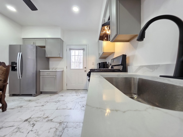 1030 N Winnebago, ROCKFORD, Illinois 61103, 5 Bedrooms Bedrooms, ,1 BathroomBathrooms,House,For Sale,N Winnebago,202507248