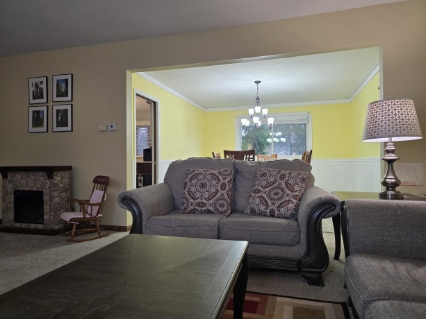 1208 Roxbury, ROCKFORD, Illinois 61107, 4 Bedrooms Bedrooms, ,2 BathroomsBathrooms,House,For Sale,Roxbury,202507249