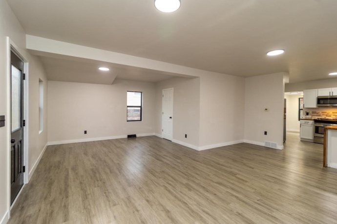 1508 Eastmoreland, ROCKFORD, Illinois 61108, 4 Bedrooms Bedrooms, ,2 BathroomsBathrooms,House,For Sale,Eastmoreland,202507250