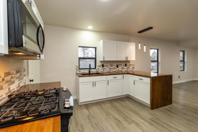 1508 Eastmoreland, ROCKFORD, Illinois 61108, 4 Bedrooms Bedrooms, ,2 BathroomsBathrooms,House,For Sale,Eastmoreland,202507250