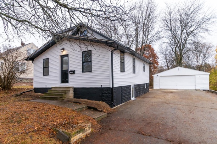 1508 Eastmoreland, ROCKFORD, Illinois 61108, 4 Bedrooms Bedrooms, ,2 BathroomsBathrooms,House,For Sale,Eastmoreland,202507250