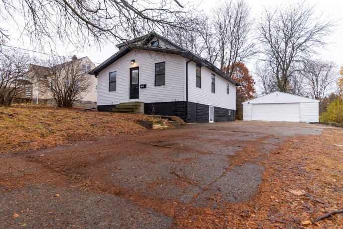 1508 Eastmoreland, ROCKFORD, Illinois 61108, 4 Bedrooms Bedrooms, ,2 BathroomsBathrooms,House,For Sale,Eastmoreland,202507250