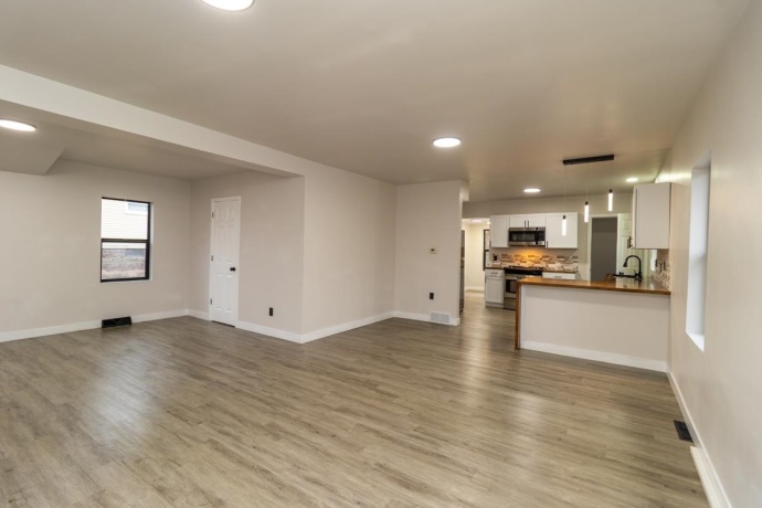 1508 Eastmoreland, ROCKFORD, Illinois 61108, 4 Bedrooms Bedrooms, ,2 BathroomsBathrooms,House,For Sale,Eastmoreland,202507250