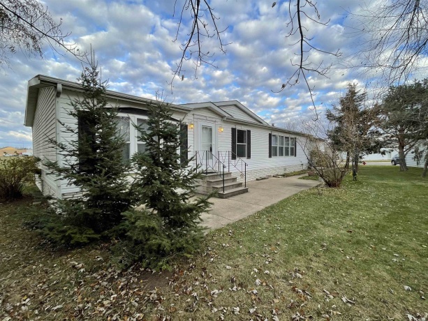 562 Seasons, BELVIDERE, Illinois 61008, 3 Bedrooms Bedrooms, ,2 BathroomsBathrooms,House,For Sale,Seasons,202507252
