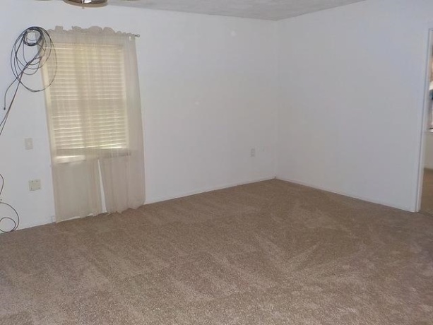 2125 Windsor, LOVES PARK, Illinois 61111, 2 Bedrooms Bedrooms, ,1 BathroomBathrooms,House,For Sale,Windsor,202507256