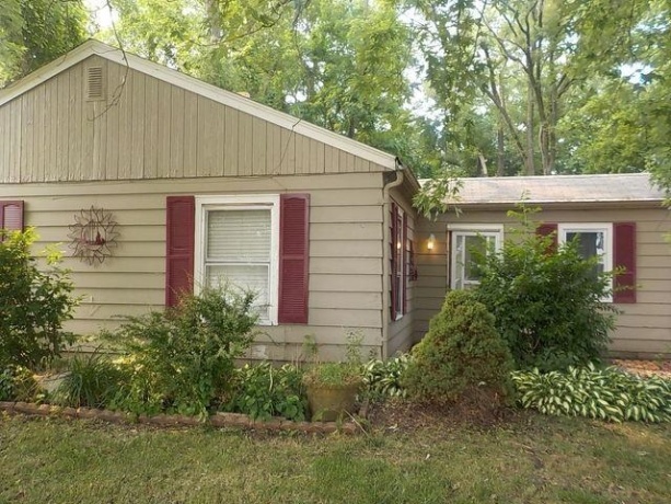2125 Windsor, LOVES PARK, Illinois 61111, 2 Bedrooms Bedrooms, ,1 BathroomBathrooms,House,For Sale,Windsor,202507256