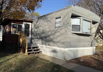 303 LORRAINE DRIVE, FREEPORT, Illinois 61032, 4 Bedrooms Bedrooms, ,1 BathroomBathrooms,House,For Sale,LORRAINE DRIVE,202507257