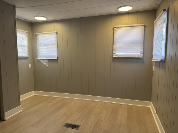 303 LORRAINE DRIVE, FREEPORT, Illinois 61032, 4 Bedrooms Bedrooms, ,1 BathroomBathrooms,House,For Sale,LORRAINE DRIVE,202507257