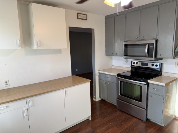 3237 Carthage, FREEPORT, Illinois 61032, 3 Bedrooms Bedrooms, ,1 BathroomBathrooms,House,For Sale,Carthage,202507259